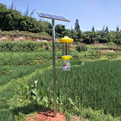 太陽能頻振式殺蟲燈TPSC3-2