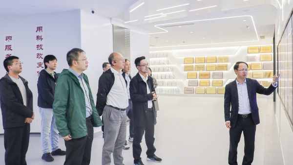 南京農(nóng)業(yè)大學(xué)副校長(zhǎng)丁艷鋒帶隊(duì)蒞臨托普云農(nóng)，共謀深化戰(zhàn)略合作