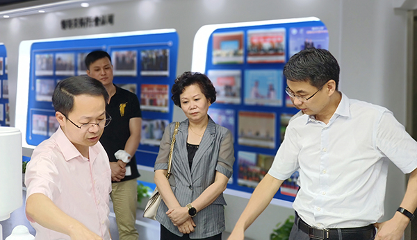 吳卿副廳長、陳清莉主委一行參觀托普云農數字三農展廳